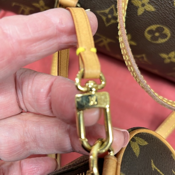 EUC Louis Vuitton 1993 Papillon Cylinder Bag with Small Cylinder Coin Bag - Picture 12 of 15